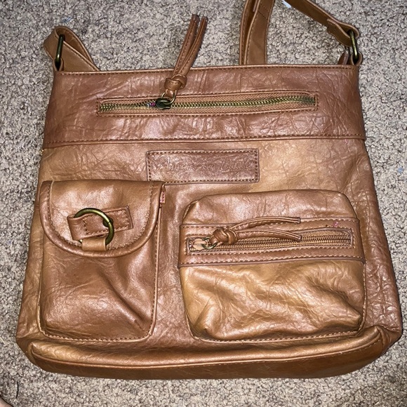 American eagle - Picture 1 of 5